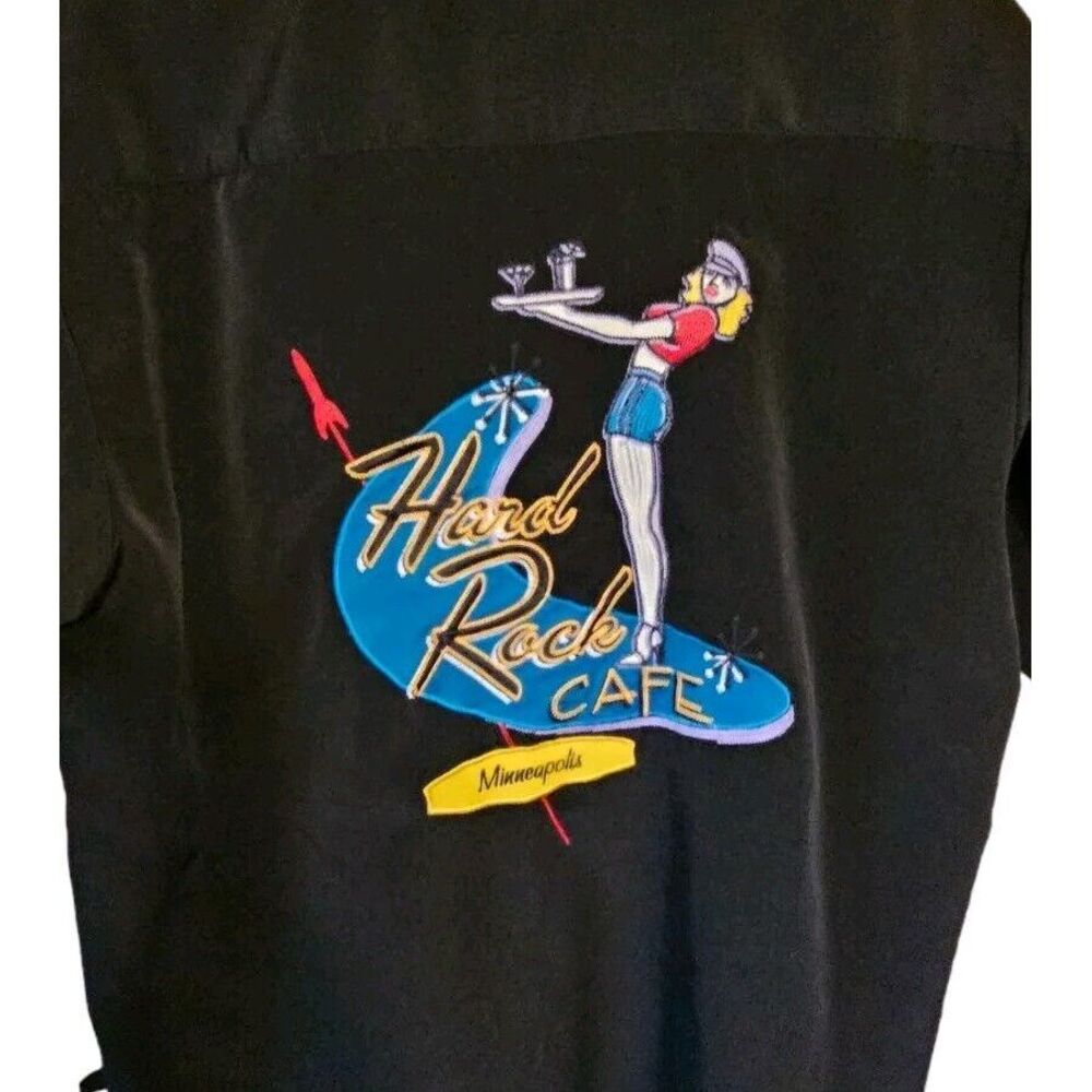 Hard Rock Cafe Mens Minneapolis Black HRC Shirt Size L‎ Waitress Embroidered